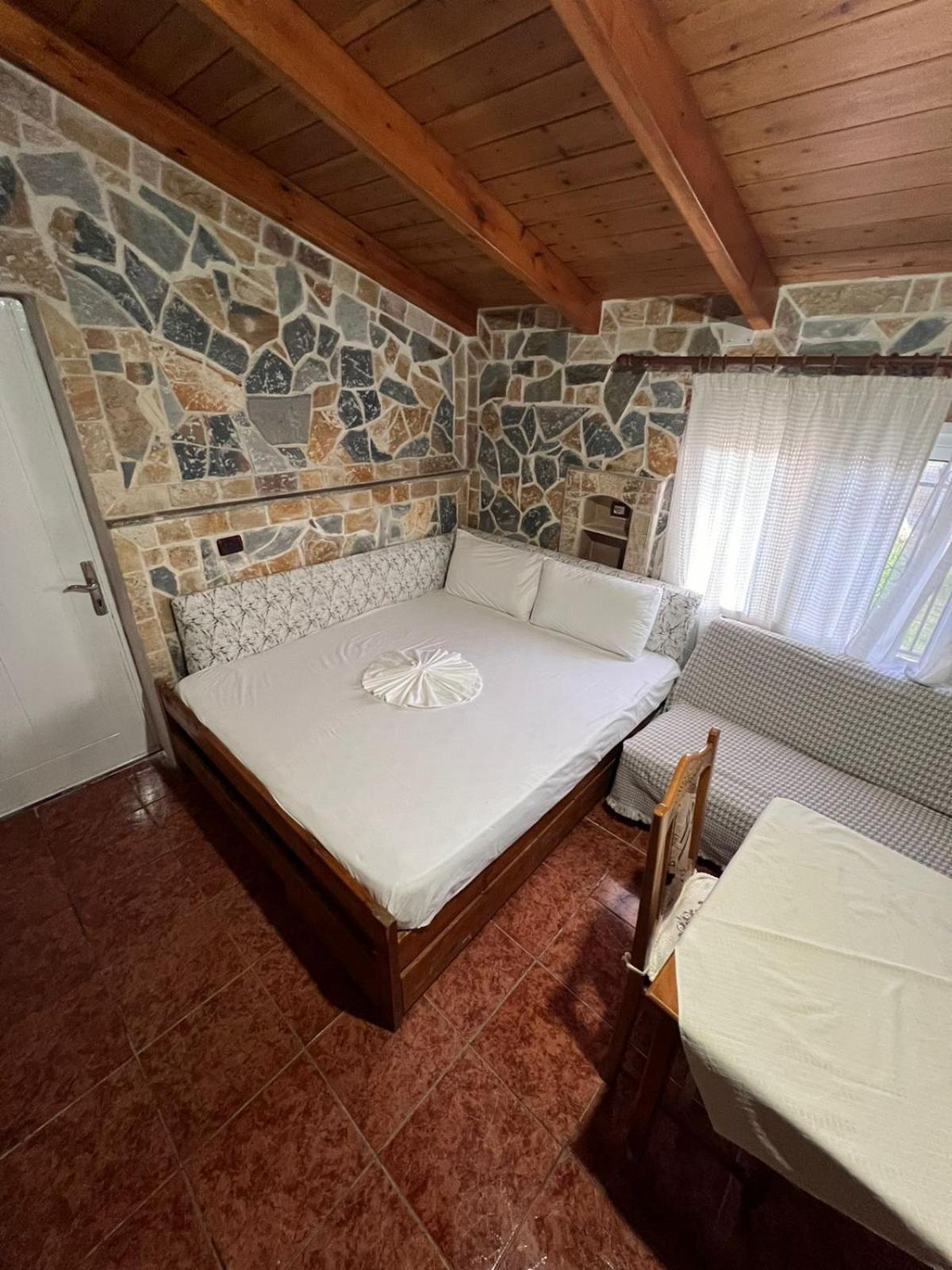 Vlorë Guest Rooms Arbri מראה חיצוני תמונה