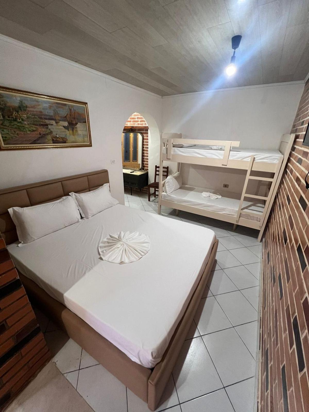 Vlorë Guest Rooms Arbri מראה חיצוני תמונה