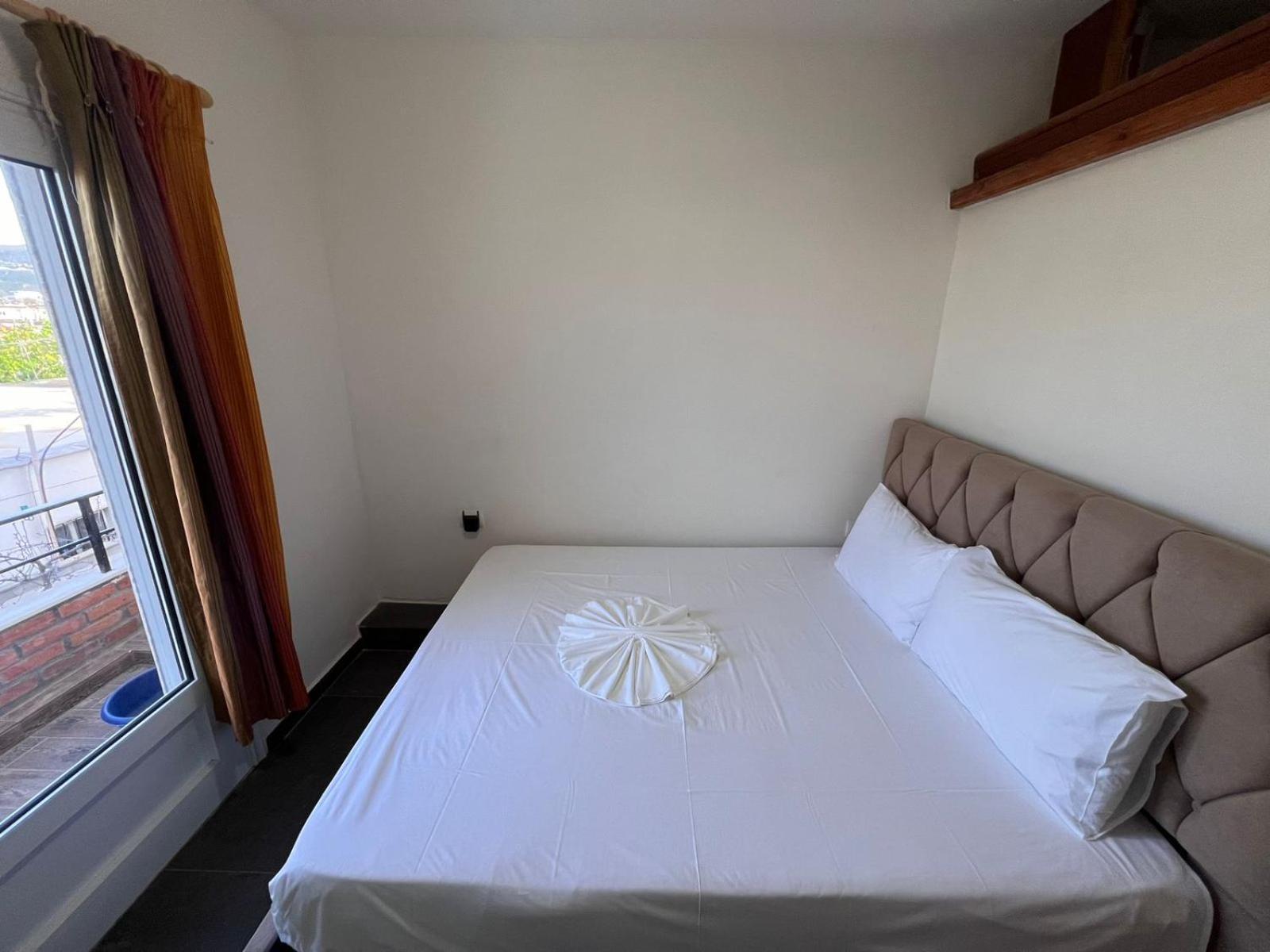 Vlorë Guest Rooms Arbri מראה חיצוני תמונה