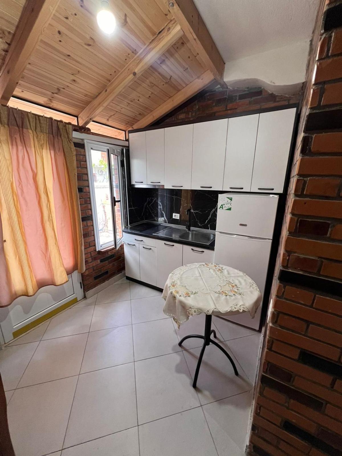 Vlorë Guest Rooms Arbri מראה חיצוני תמונה