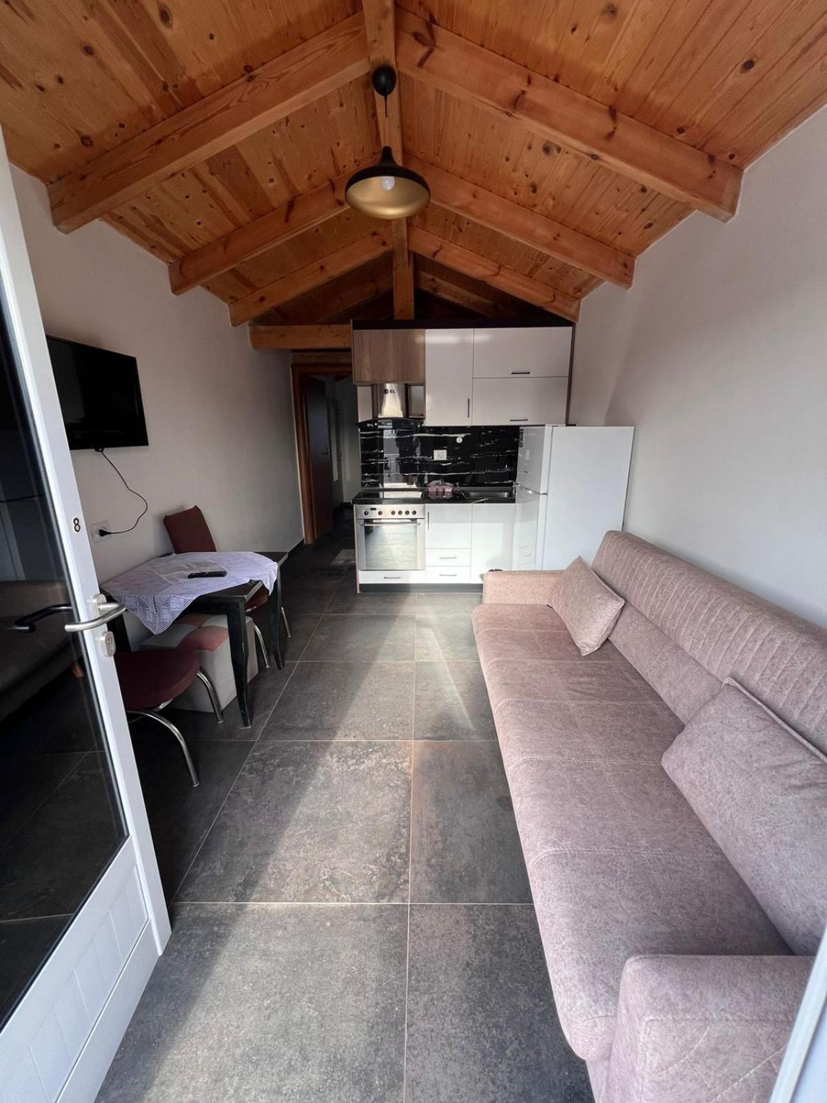 Vlorë Guest Rooms Arbri מראה חיצוני תמונה
