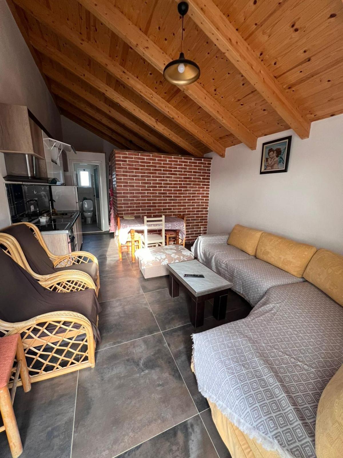 Vlorë Guest Rooms Arbri מראה חיצוני תמונה