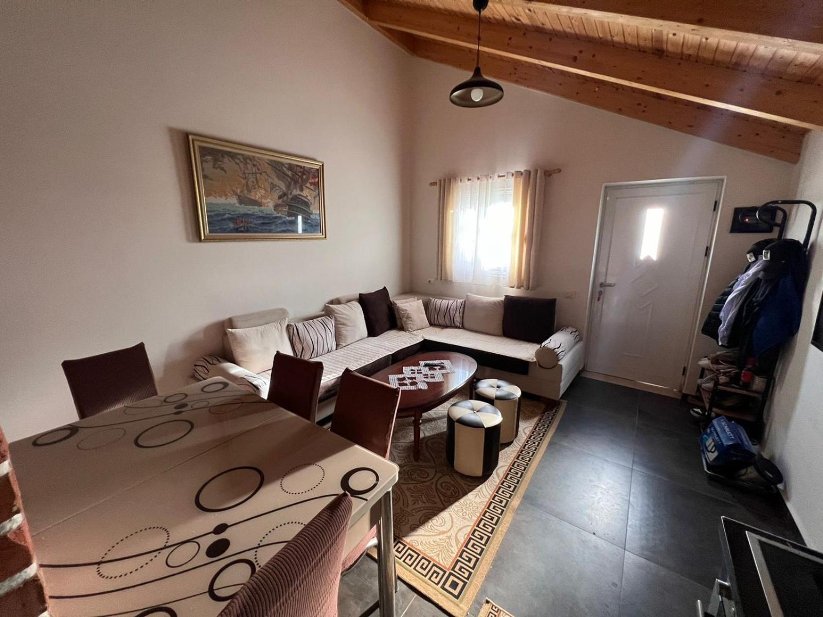 Vlorë Guest Rooms Arbri מראה חיצוני תמונה