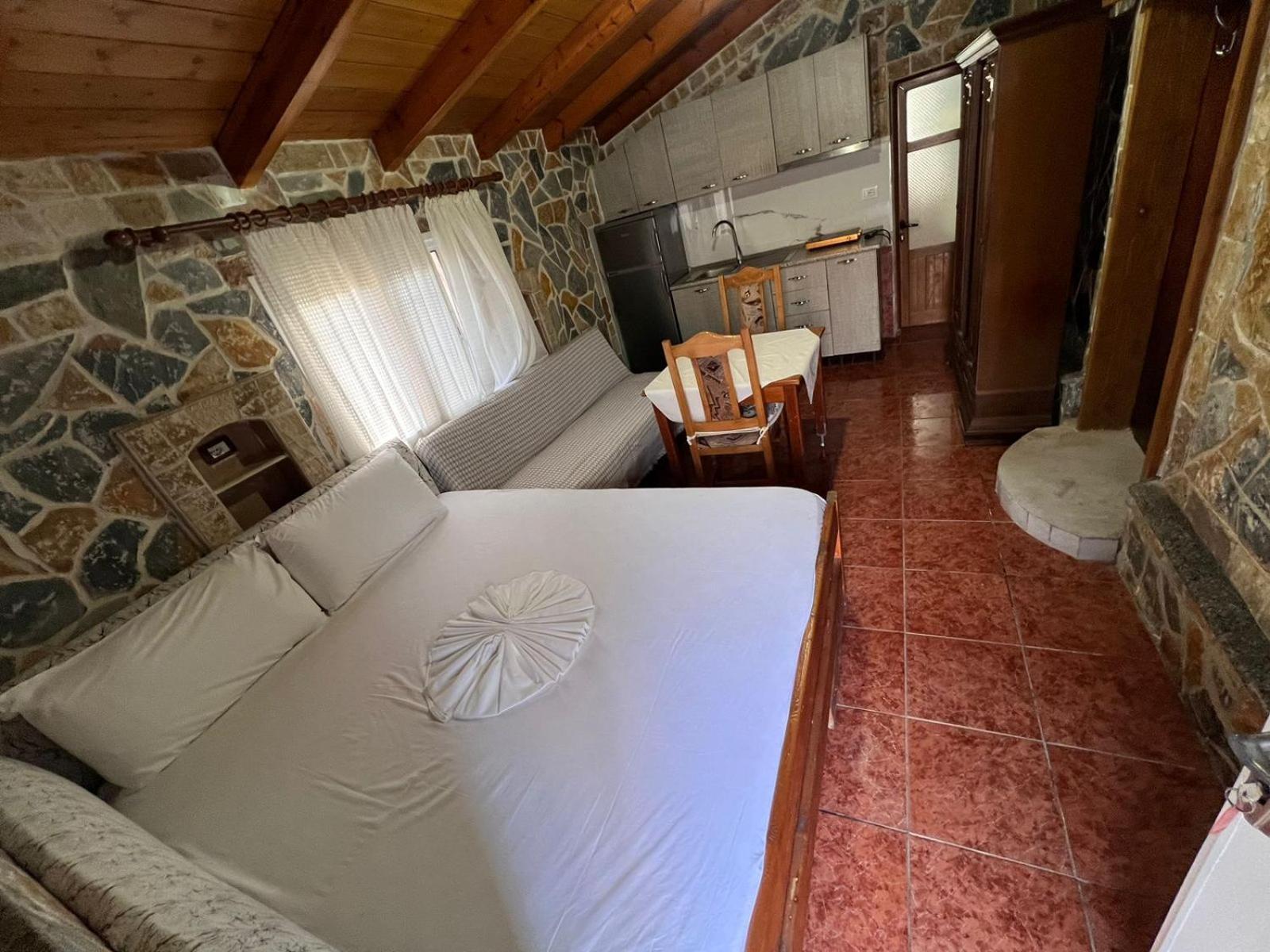 Vlorë Guest Rooms Arbri מראה חיצוני תמונה