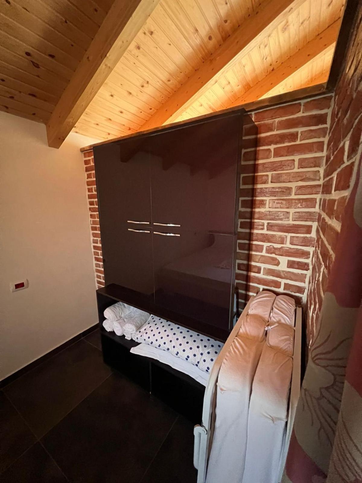 Vlorë Guest Rooms Arbri מראה חיצוני תמונה
