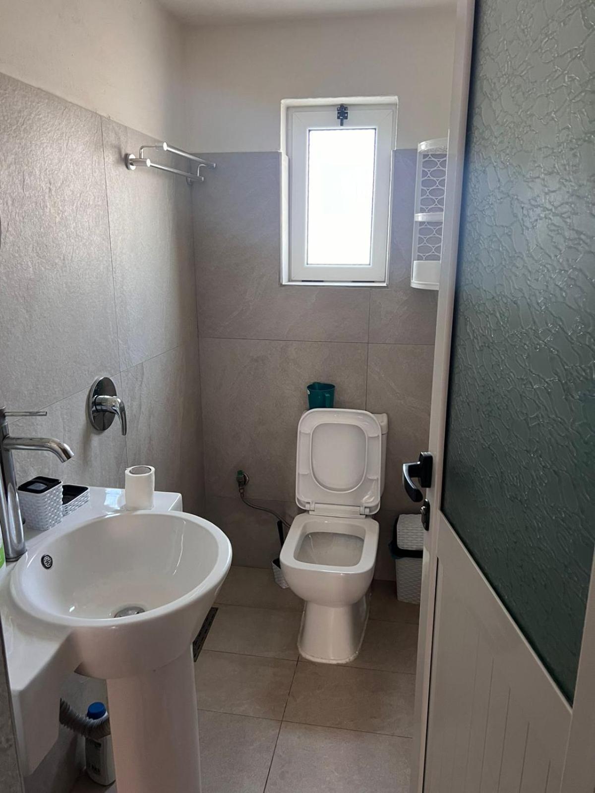 Vlorë Guest Rooms Arbri מראה חיצוני תמונה